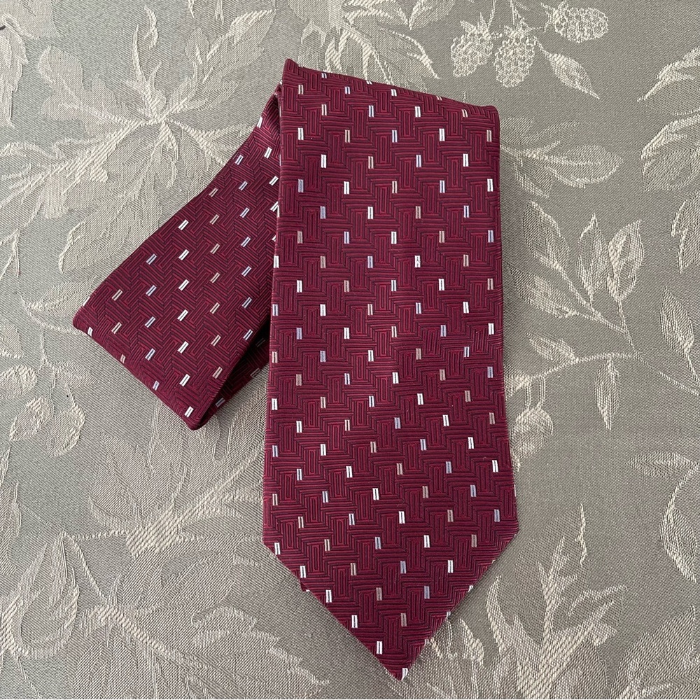 Arrow Tie - Burgundy w Gray/Tan/White accents.